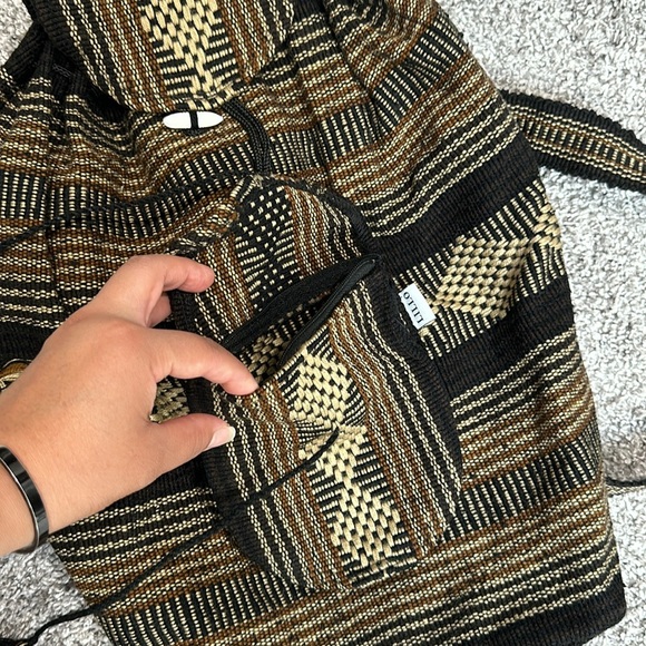 Black and Gold Woven Backpack - Picture 4 of 11